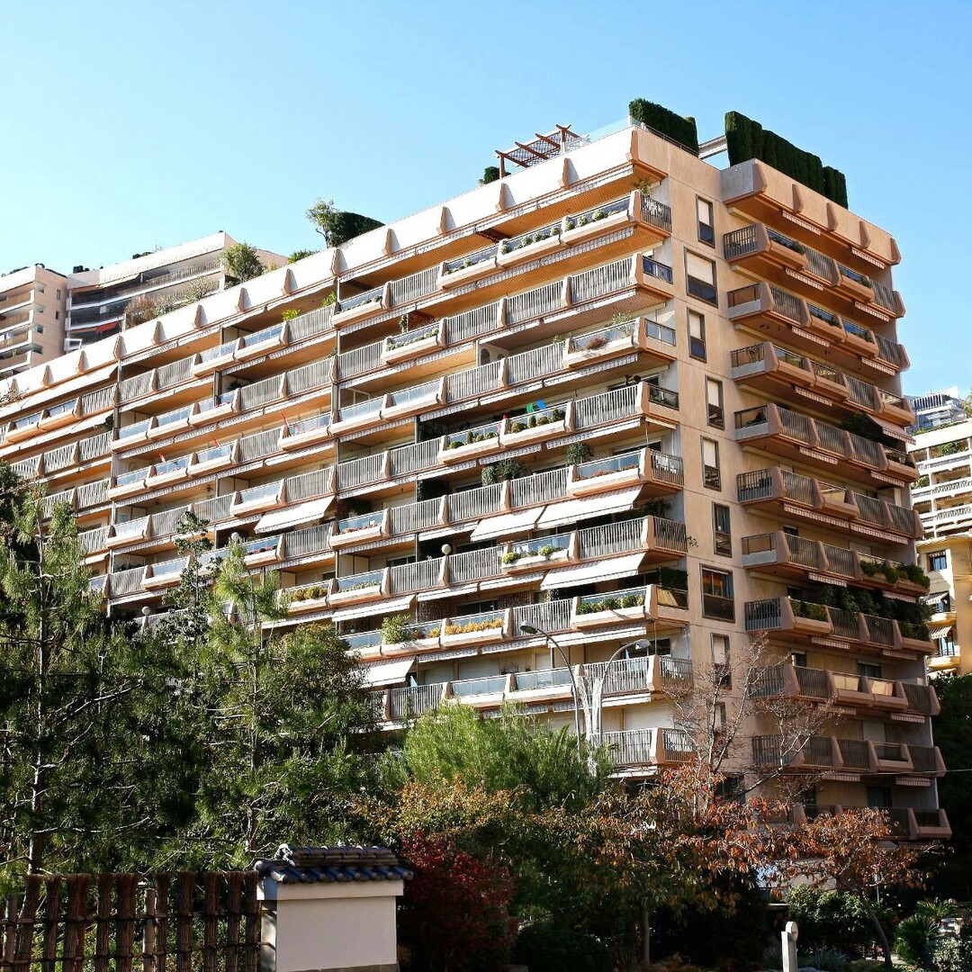 Quartiere: Larvotto Vista: giardino Superficie abitabile: 131 m² Superficie terrazza: 28 mq Superfi