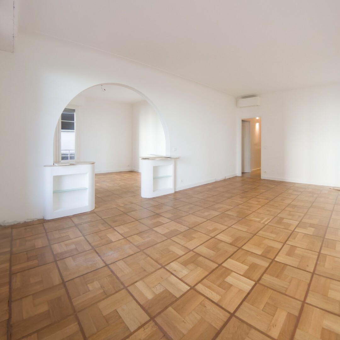 Appartamento a 3 stanze completamente ristrutturato - Interni ordinati con vista sul mare - Appartamenti da affittare a MonteCarlo