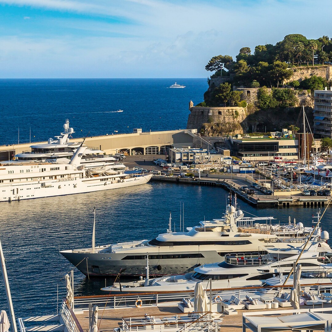 Spazioso e luminoso trilocale sul porto | Arredato - Appartamenti da affittare a MonteCarlo