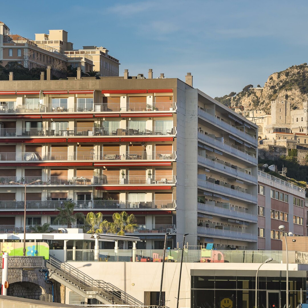 Spazioso e luminoso trilocale sul porto | Arredato - Appartamenti da affittare a MonteCarlo