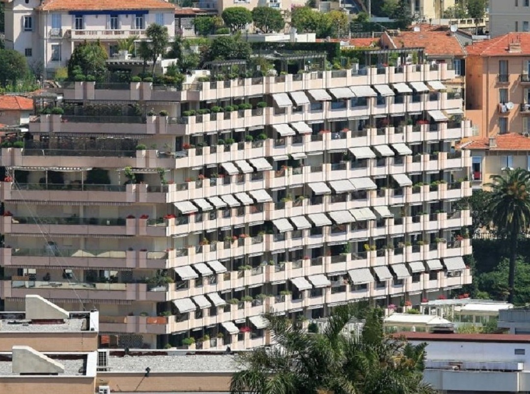 ROC FLEURI SPAZIOSO 4/5 CAMERE 287 m² CON CANTINA E 2 PARCHEGGI - Appartamenti da affittare a MonteCarlo