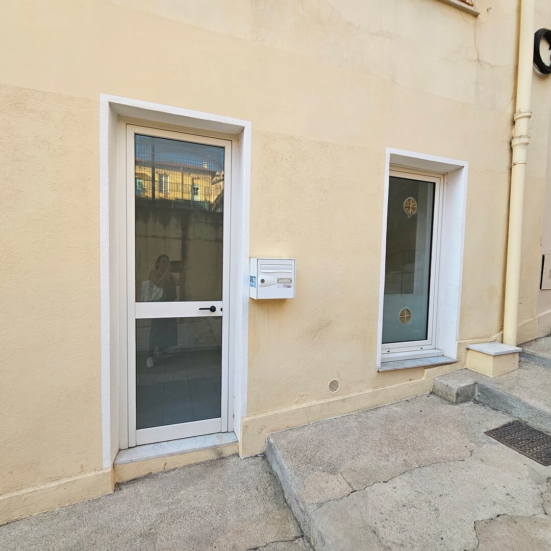 CAMERA/UFFICIO CON FINESTRA - Appartamenti da affittare a MonteCarlo