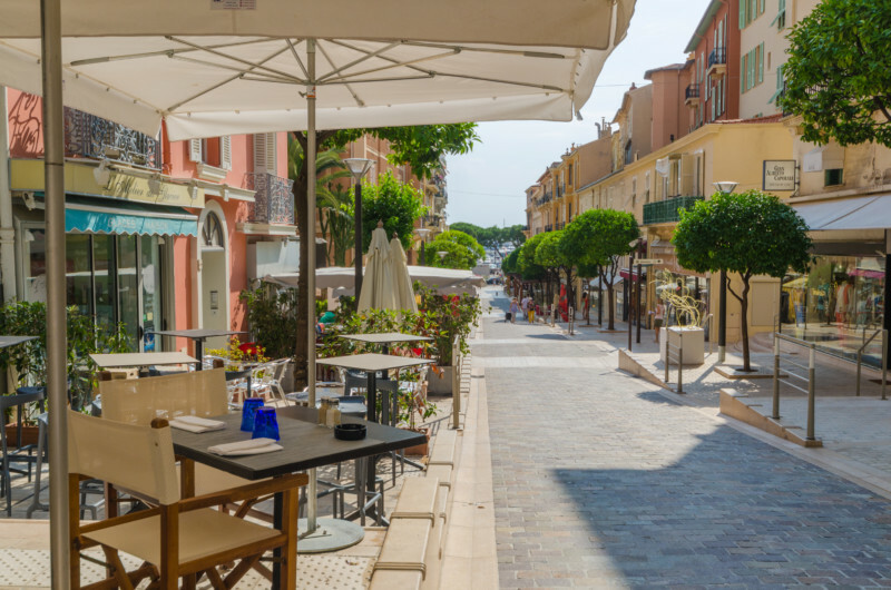 LOCALI COMMERCIALI - LOCAZIONE PRECARIA - Appartamenti da affittare a MonteCarlo
