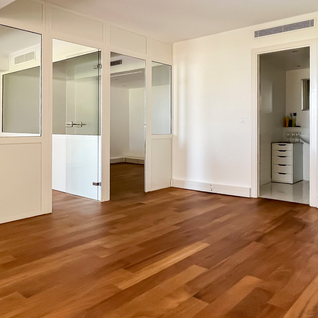 Ufficio indipendente con vetrina - Appartamenti da affittare a MonteCarlo