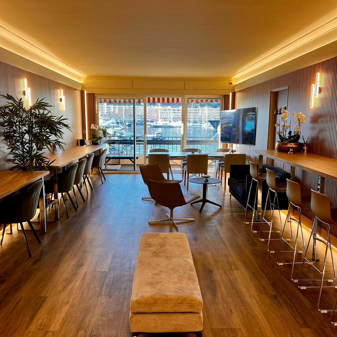 UFFICIO LUSSUOSAMENTE RISTRUTTURATO CON VISTA MARE - Appartamenti da affittare a MonteCarlo