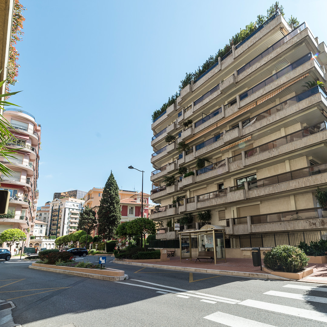 BEVERLY PALACE - Studio con Giardino