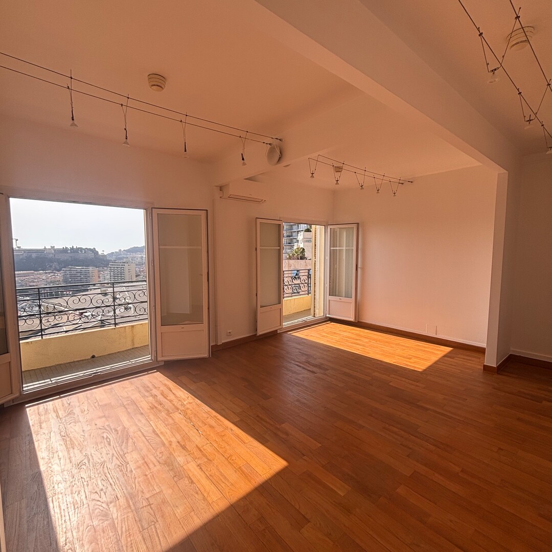 LUMINEUX STUDIO AVEC VUE PORT / ROCHER