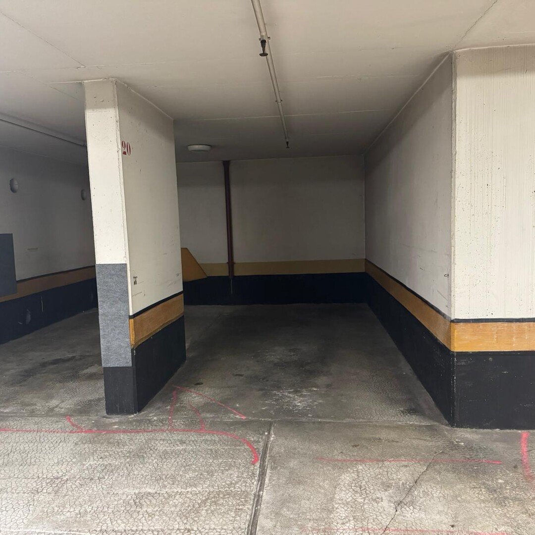CARRE D OR / SAINT ANDRE / 1 POSTO AUTO