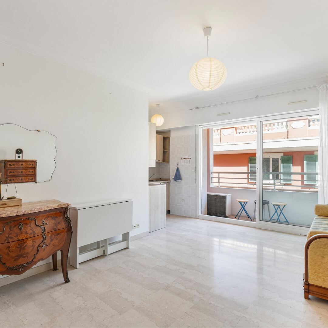 Monaco Condamine Studio in affitto con balcone e parcheggio