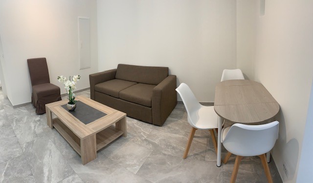 2 CAMERE ATIPICHE COMPLETAMENTE RISTRUTTURATO