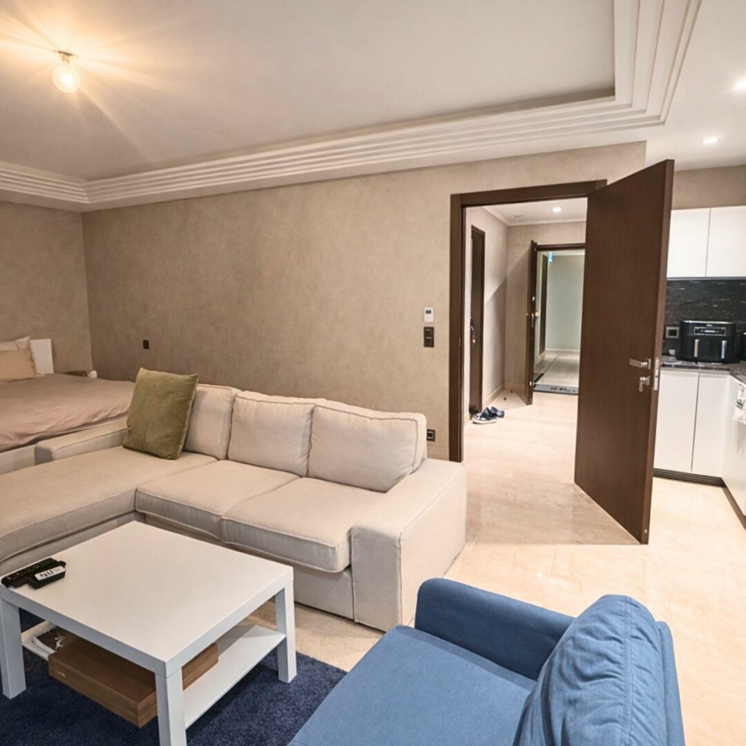 Monolocale in condominio di prestigio di recente costruzione | Condamine/Porto