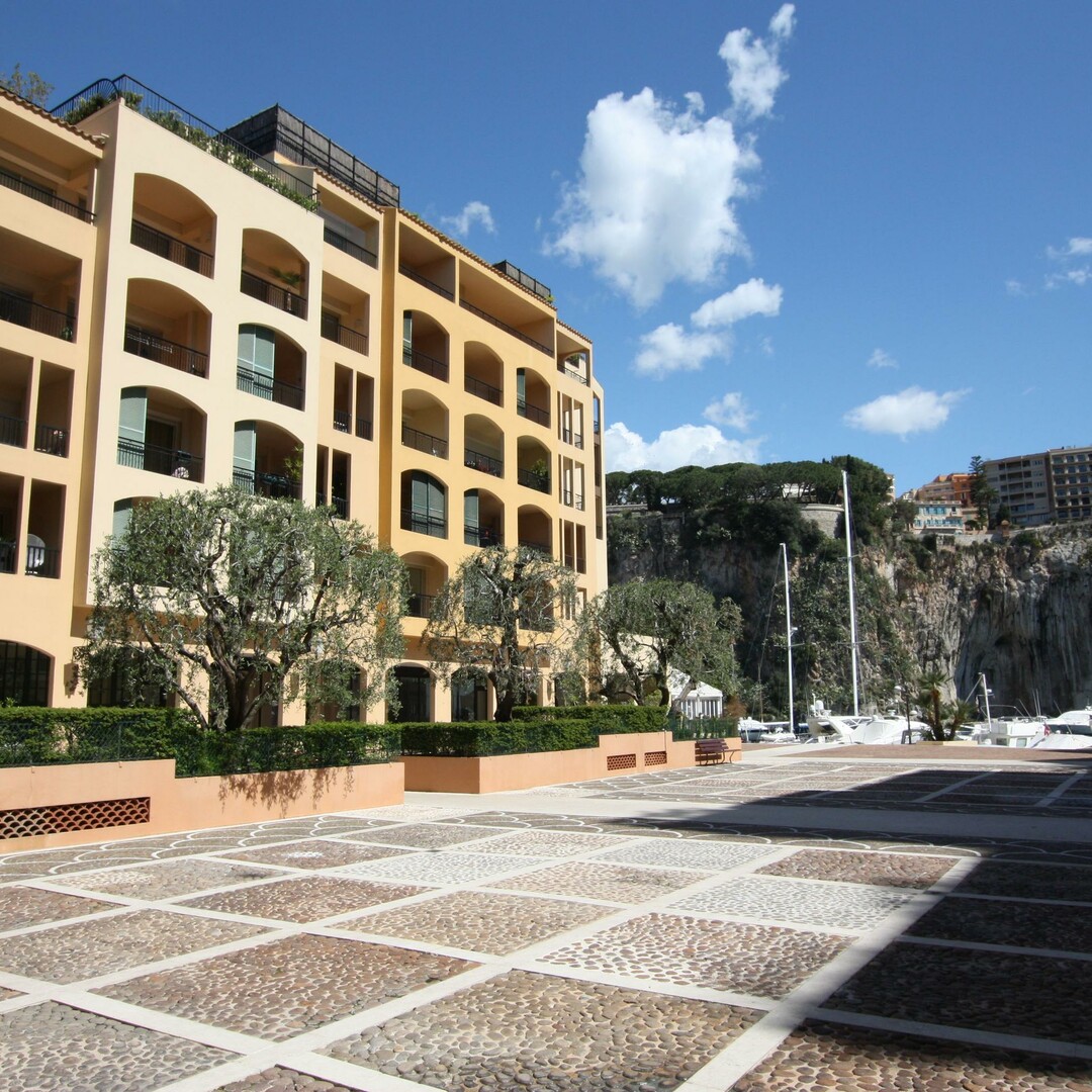BUREAUX  ADMINISTRATIF (CMB 037-0370)