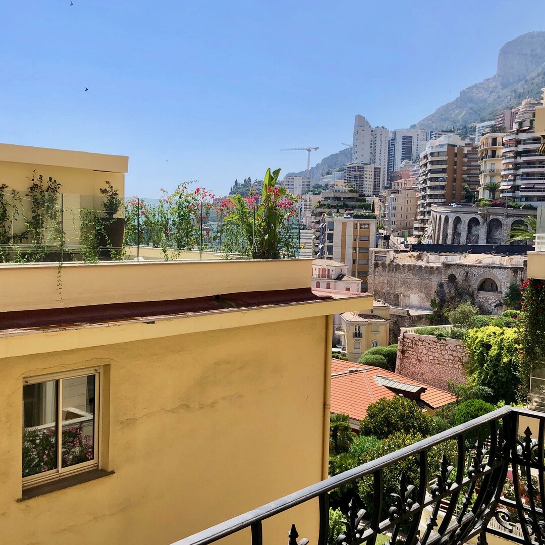 Trilocale in condominio d'epoca