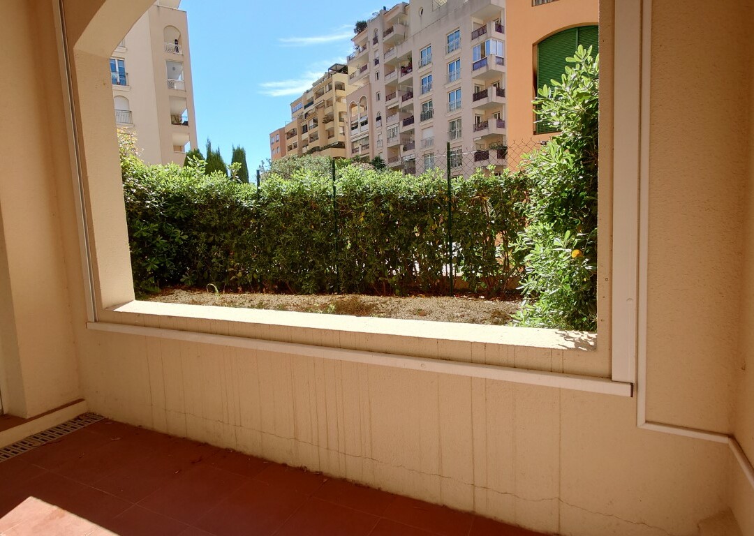 FONTVIEILLE MANTEGNA 2 LOCALI 60 m² CANTINA E PARCHEGGIO