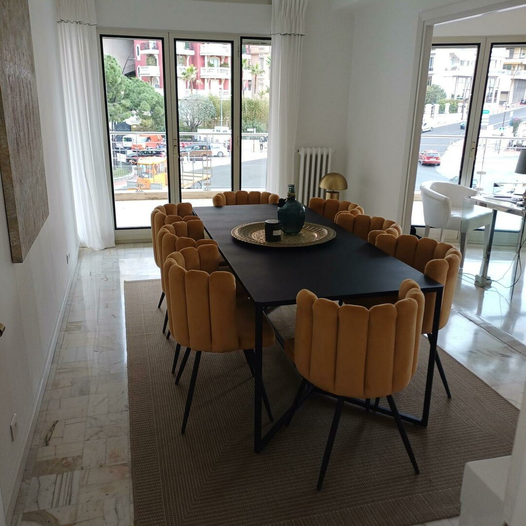 TRILOCALE CON VISTA SUL PORTO E SUL CIRCUITO GP