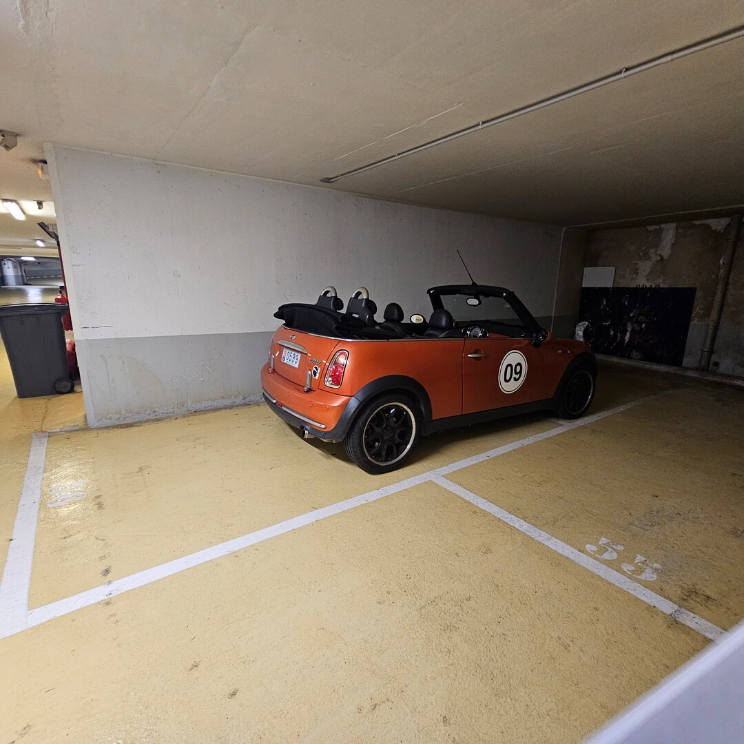 PARCHEGGIO DOPPIO IN LUNGHEZZA