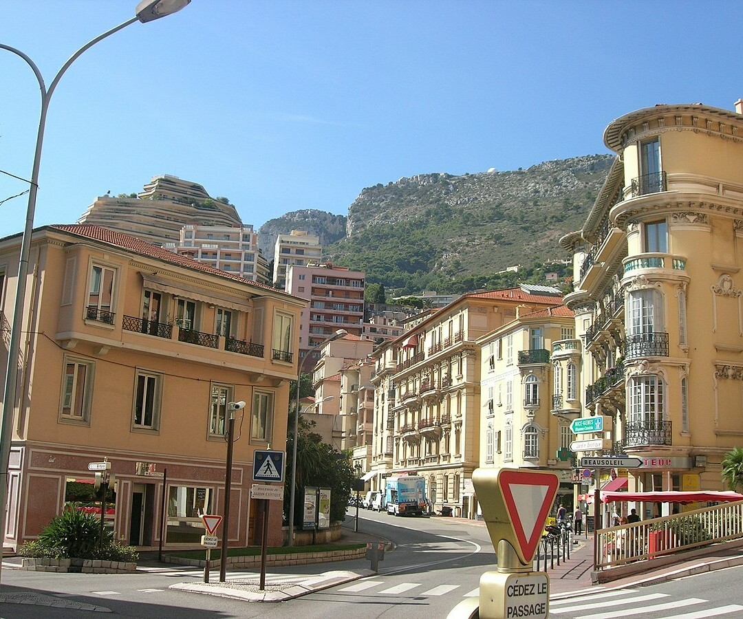 MAGNIFICO LOCALE COMMERCIALE