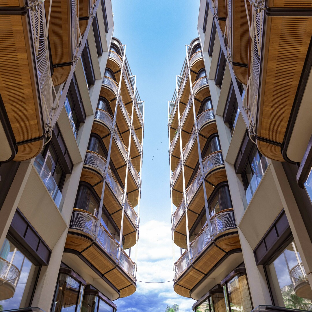 LUSSUOSO DUPLEX ARREDATO IN POSIZIONE CENTRALE