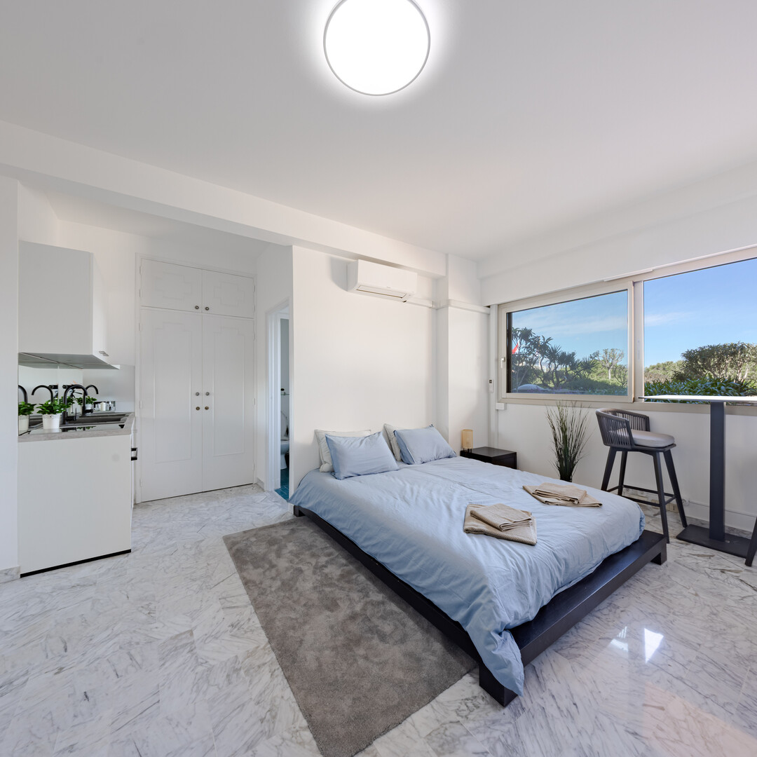 APPARTAMENTO A USO MISTO