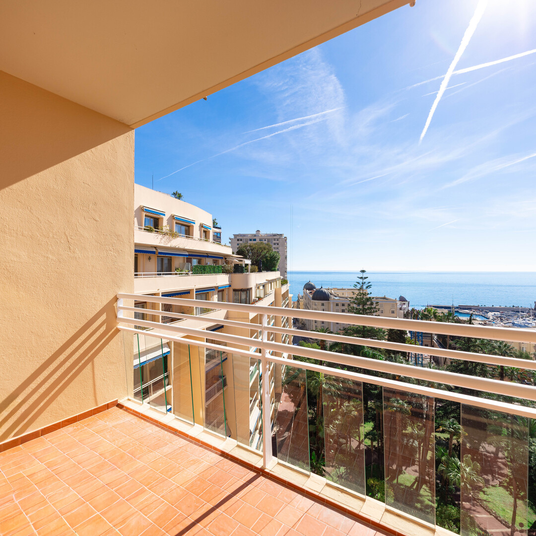 APPARTAMENTO DI 3 STANZE RISTRUTTURATO CON VISTA MARE