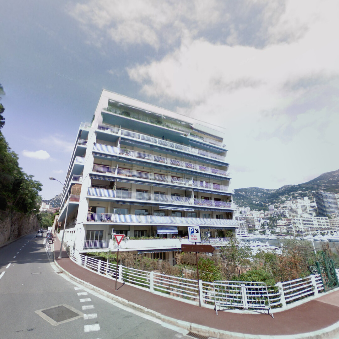 BILOCALE IN AFFITTO NEL CUORE DI PORT HERCULES