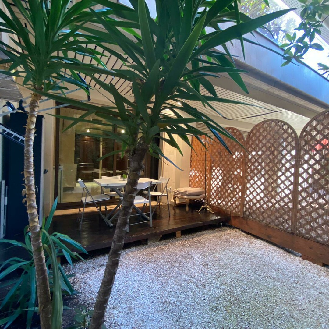 MONOLOCALE ARREDATO CON GIARDINO