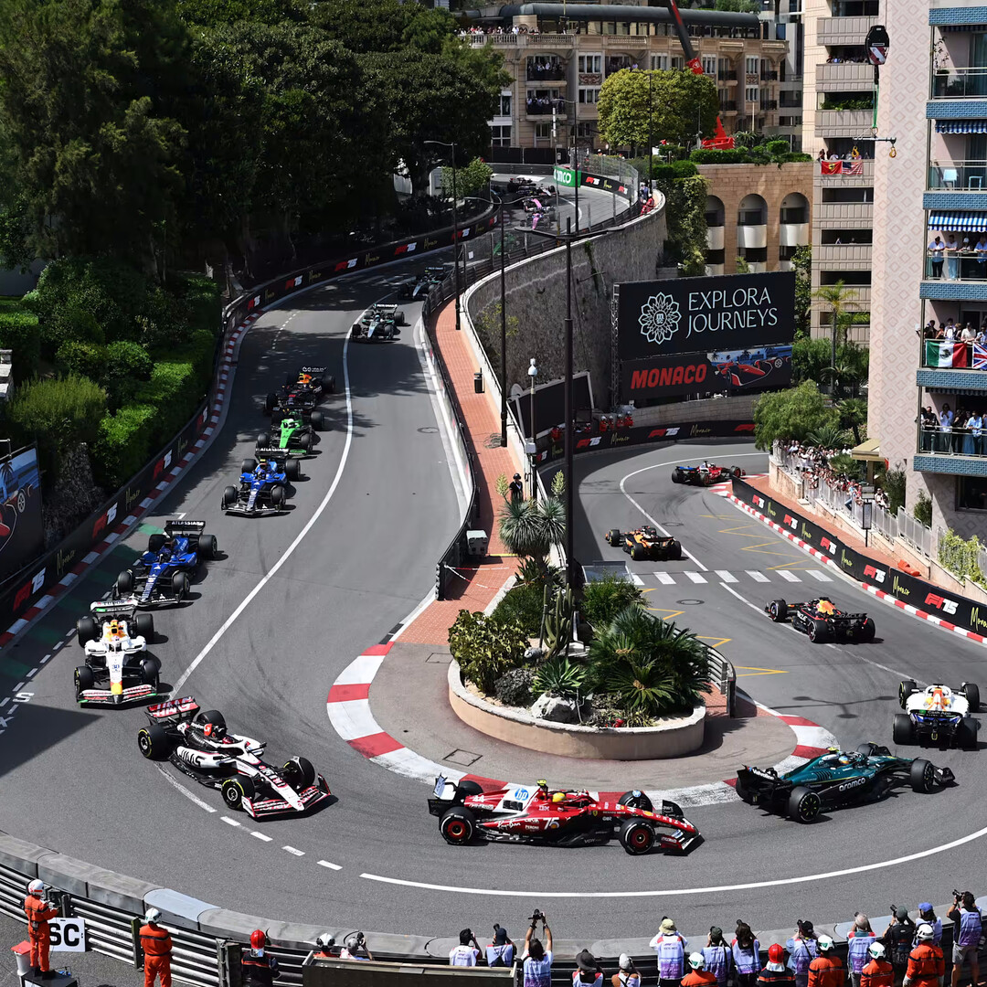 Noleggio E-Grand Prix e/o F1 Grand Prix con vista a gomito dalla prima fila!