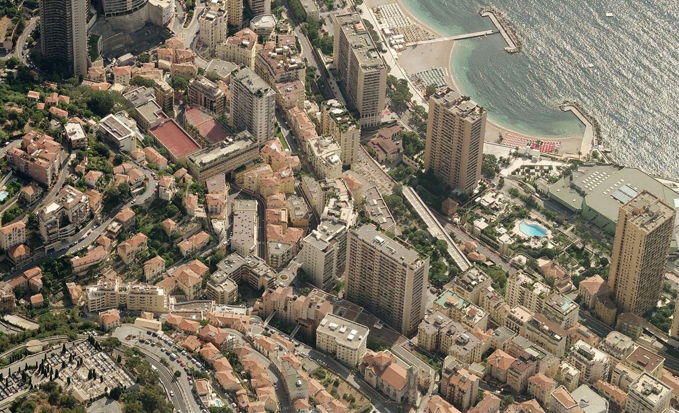 Sole Agent – High-end renovated luxury apartment with sea view