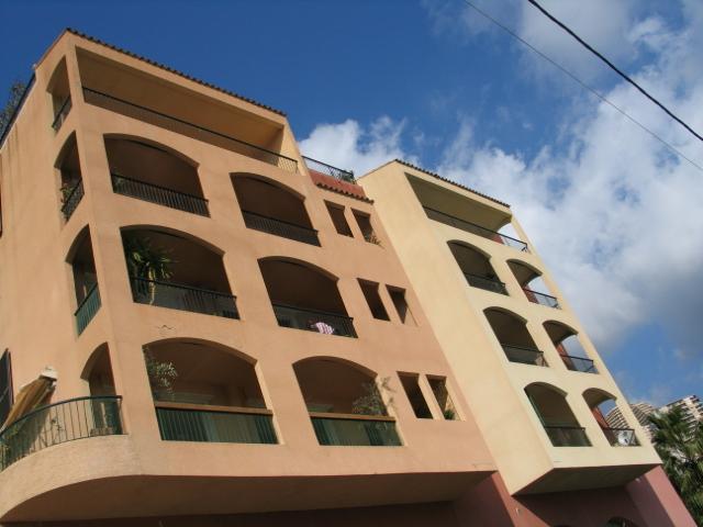 Sole Agent – High-end renovated luxury apartment with sea view